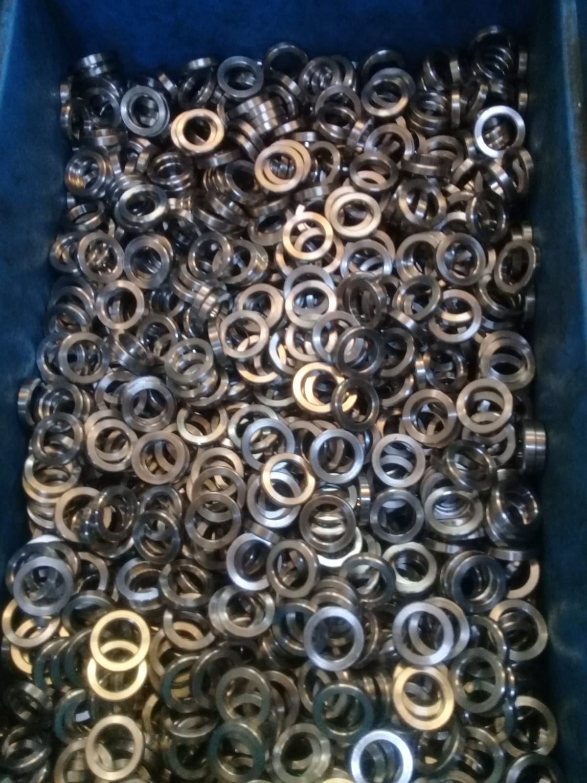 Savunma ve otomotiv sanayisi için Berceste Maden tarafından özel üretilmiş, hassas toleranslı alüminyum CNC yedek parça 