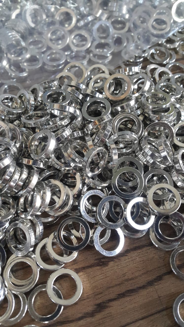 Savunma ve otomotiv sanayisi için Berceste Maden tarafından özel üretilmiş, hassas toleranslı alüminyum CNC yedek parça 