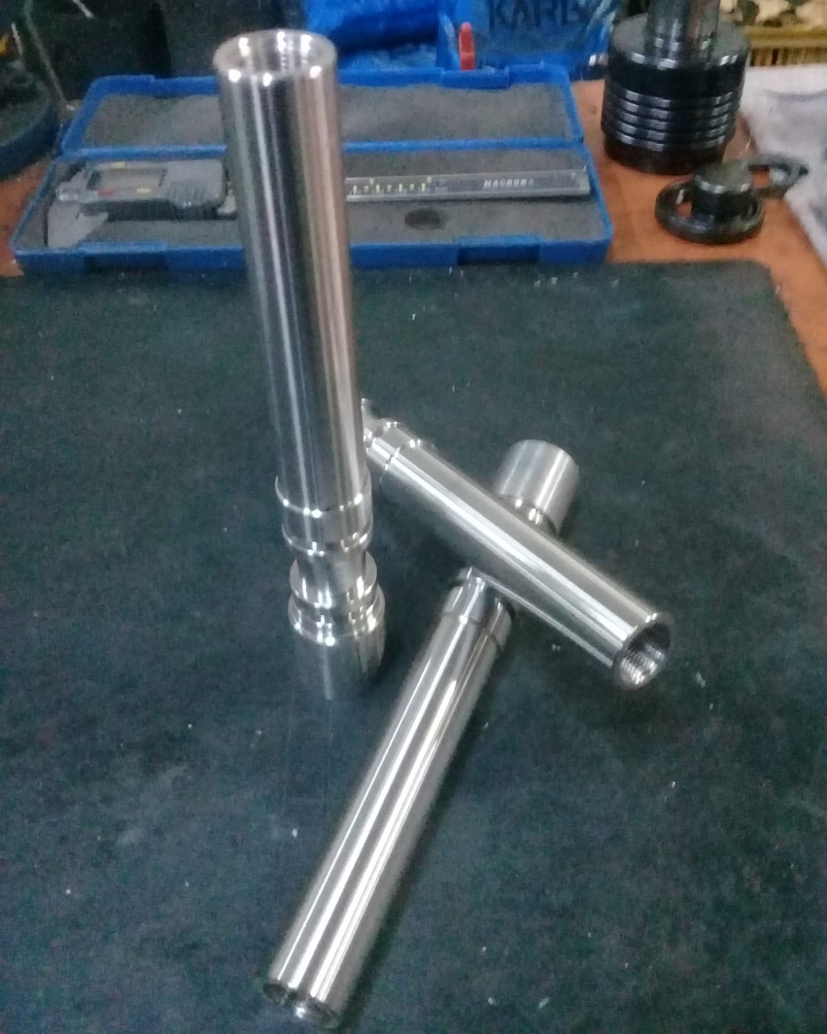 Savunma ve otomotiv sanayisi için Berceste Maden tarafından özel üretilmiş, hassas toleranslı alüminyum CNC yedek parça 