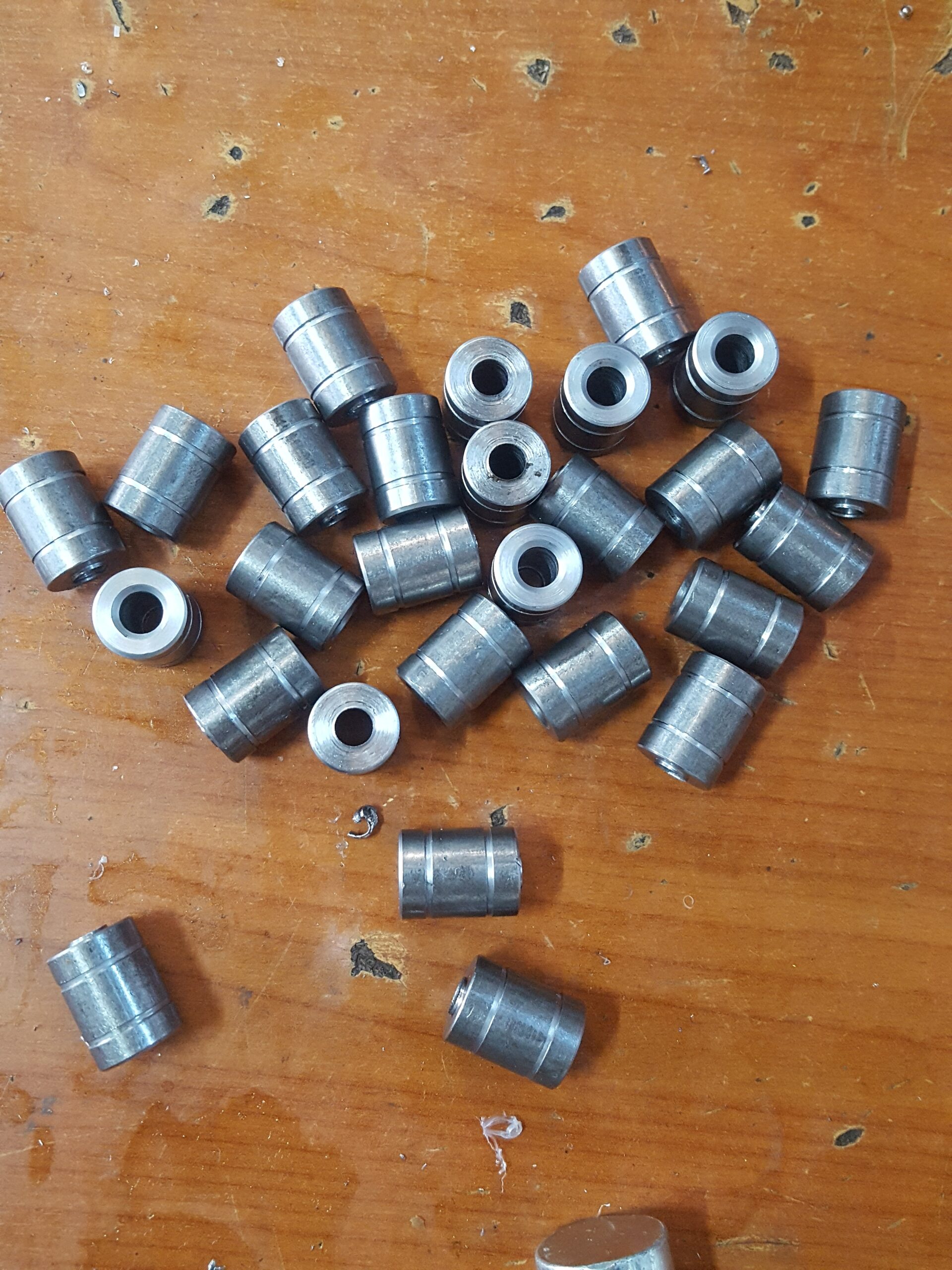 Savunma ve otomotiv sanayisi için Berceste Maden tarafından özel üretilmiş, hassas toleranslı alüminyum CNC yedek parça 