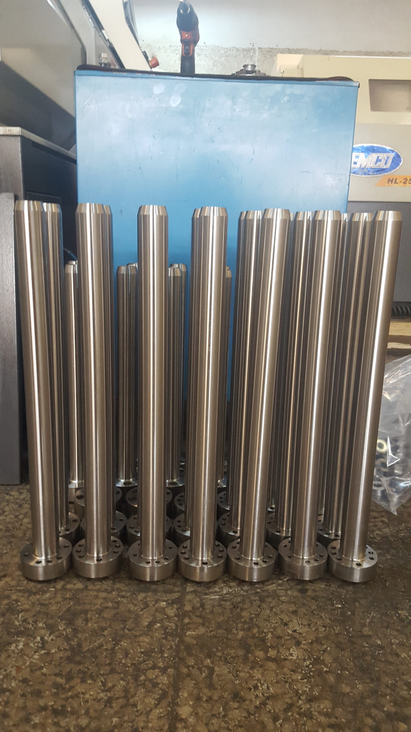 Savunma ve otomotiv sanayisi için Berceste Maden tarafından özel üretilmiş, hassas toleranslı alüminyum CNC yedek parça 